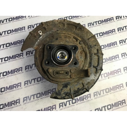 Ступиця задня права Hyundai i30 2007-2012 527302H000